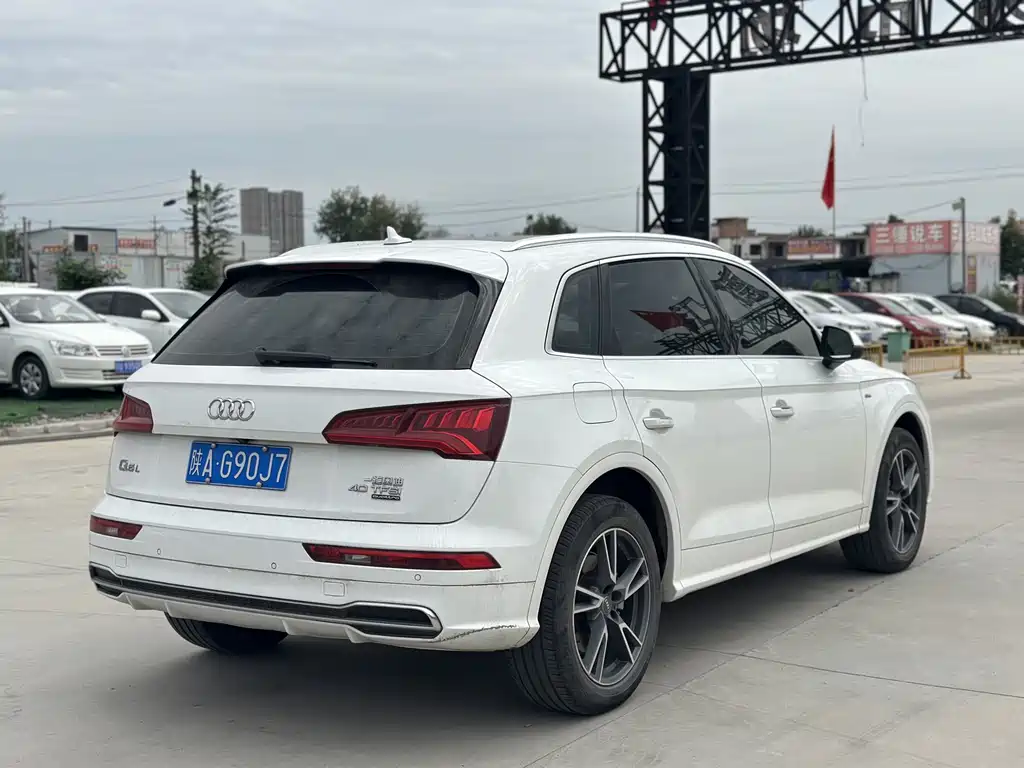 Audi Q5L — миниатюра 11