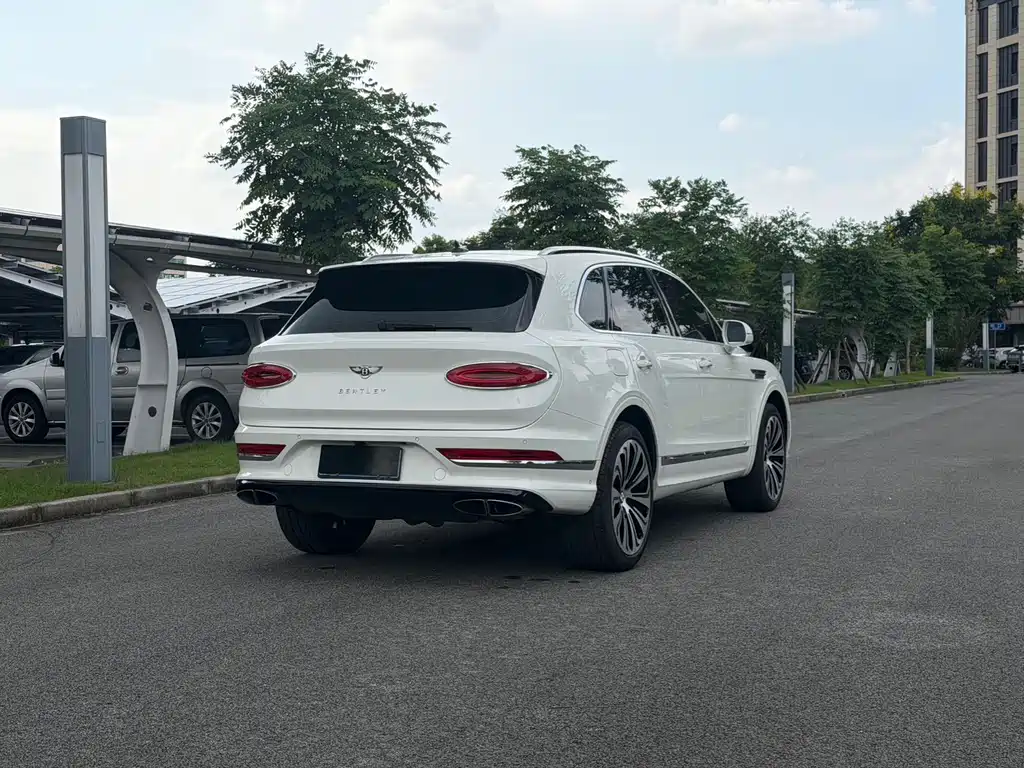Bentley Bentayga — миниатюра 4
