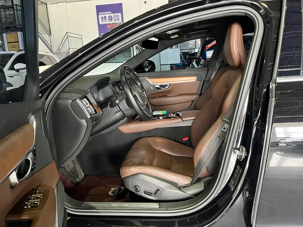 Volvo S90 PHEV — миниатюра 8