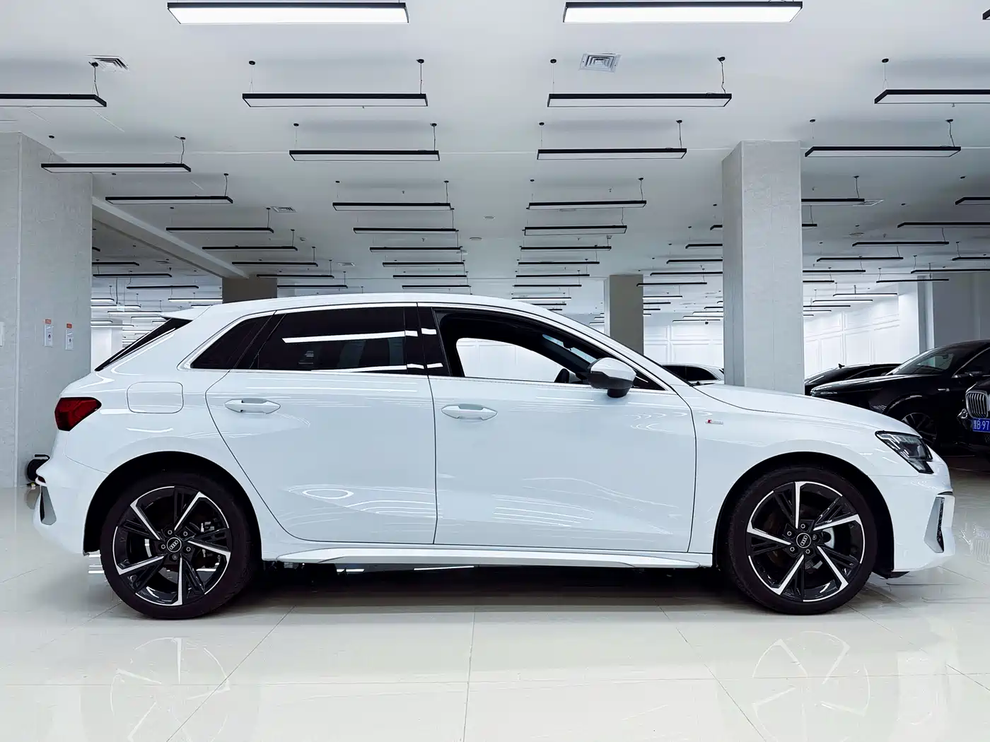 Audi A3 2023 Белый из Китая, фото 5