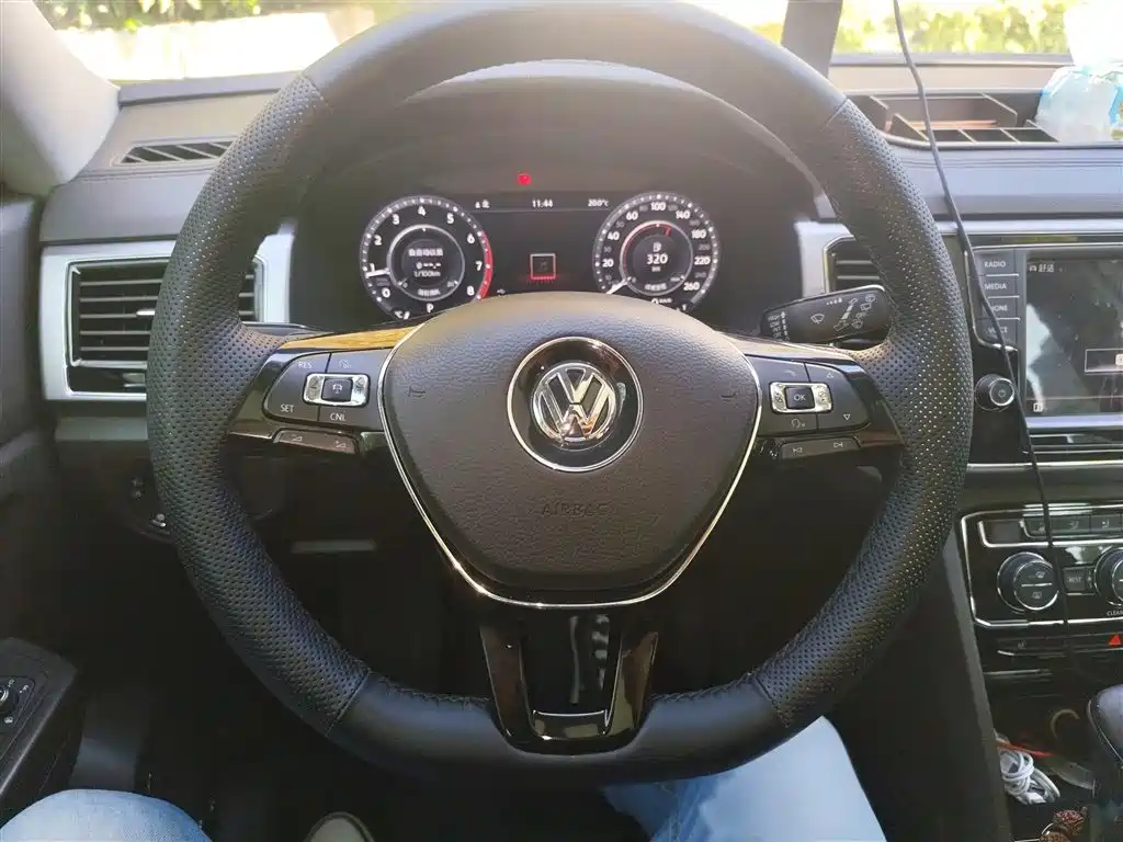 VOLKSWAGEN TOURANG