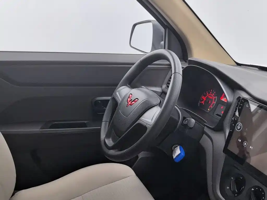Wuling Hongguang V — миниатюра 22