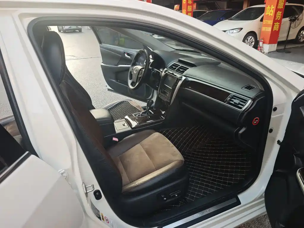 Toyota Camry — миниатюра 9