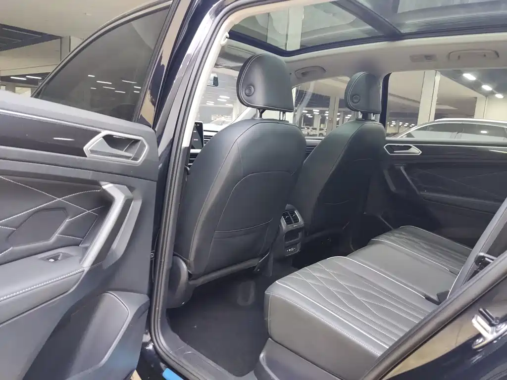 Volkswagen Tiguan L L 2023 280TSI AT