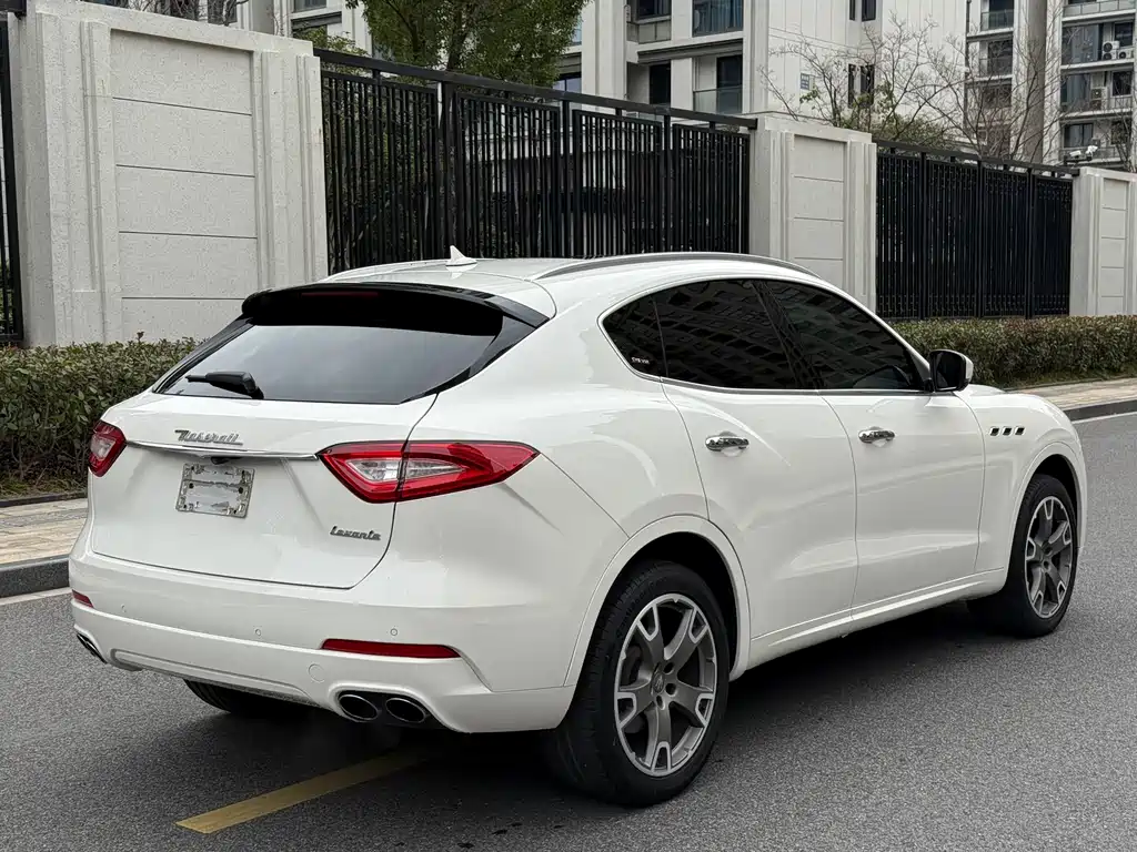 MASERATI LEVANTE
