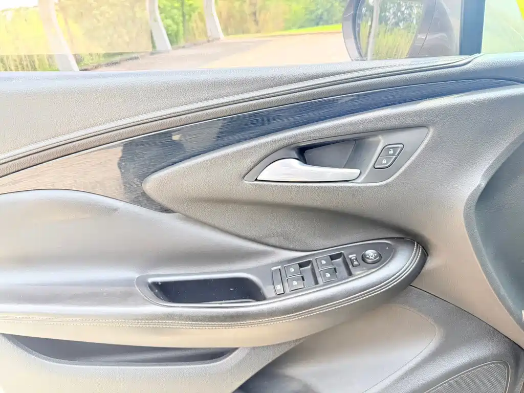 Buick Envision Plus — миниатюра 10