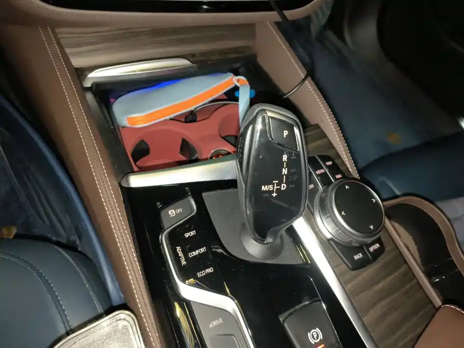 BMW 5 Series New Energy — миниатюра 16