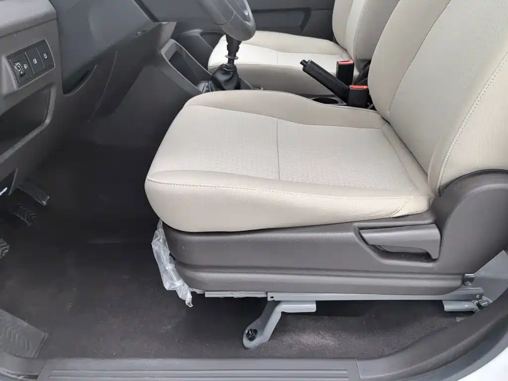 Wuling Hongguang V — миниатюра 20