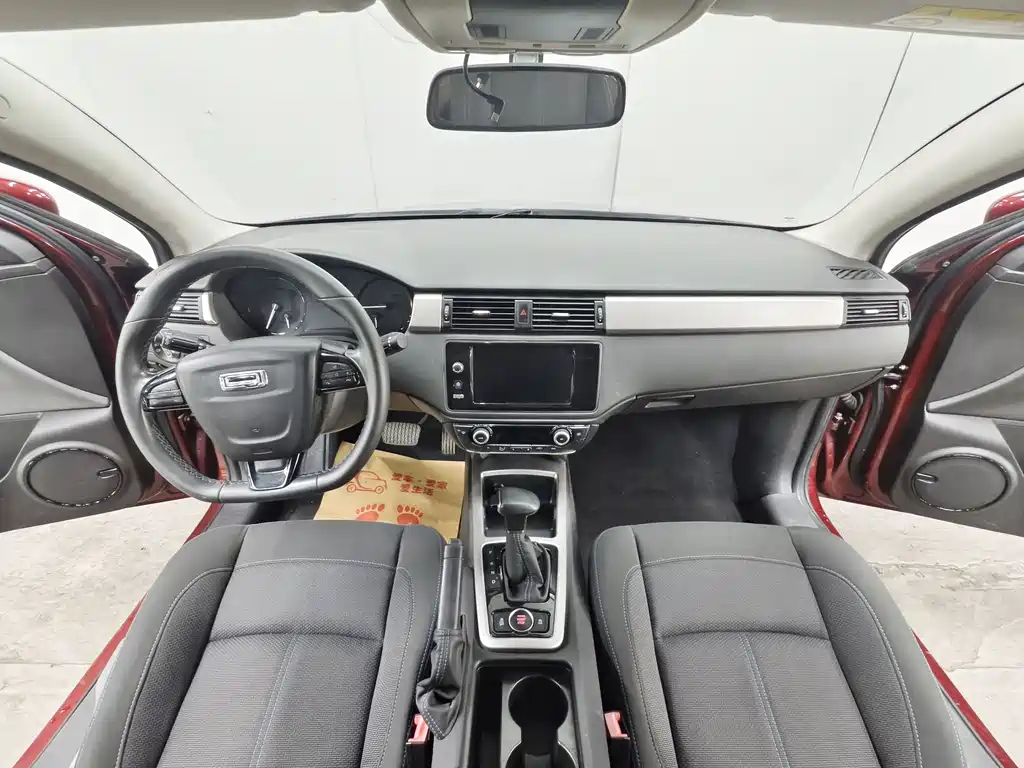 Qoros 3 2016 1.6L AT