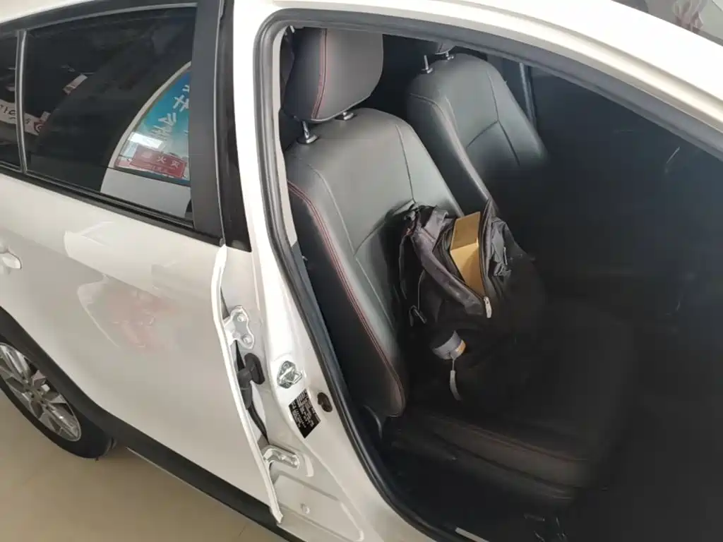 Toyota Yaris L — миниатюра 25