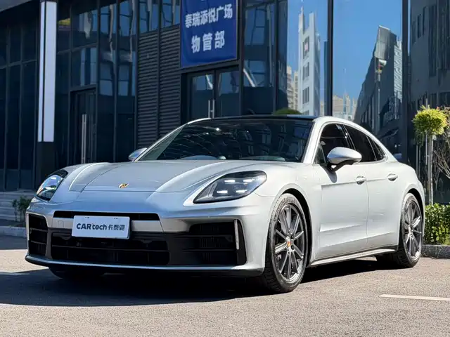 PORSCHE PANAMERA 2024