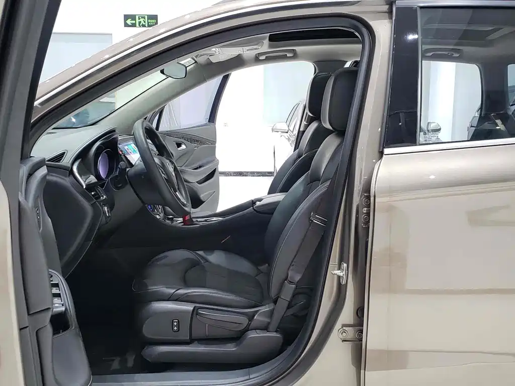 Buick Envision Plus — миниатюра 5