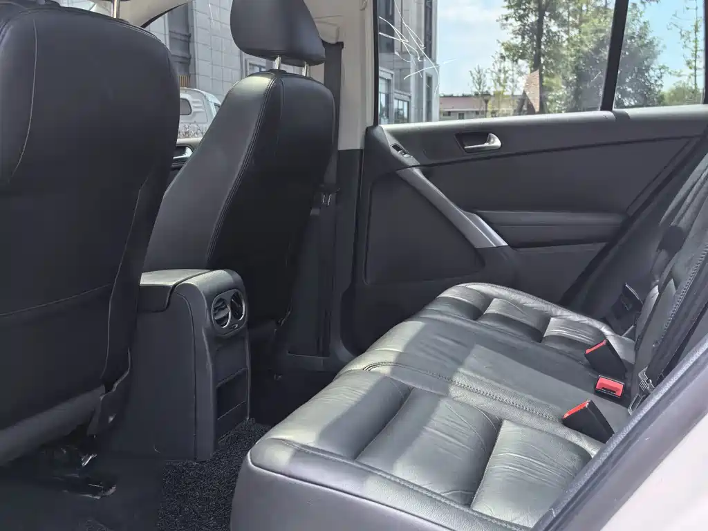 Volkswagen Tiguan — миниатюра 10