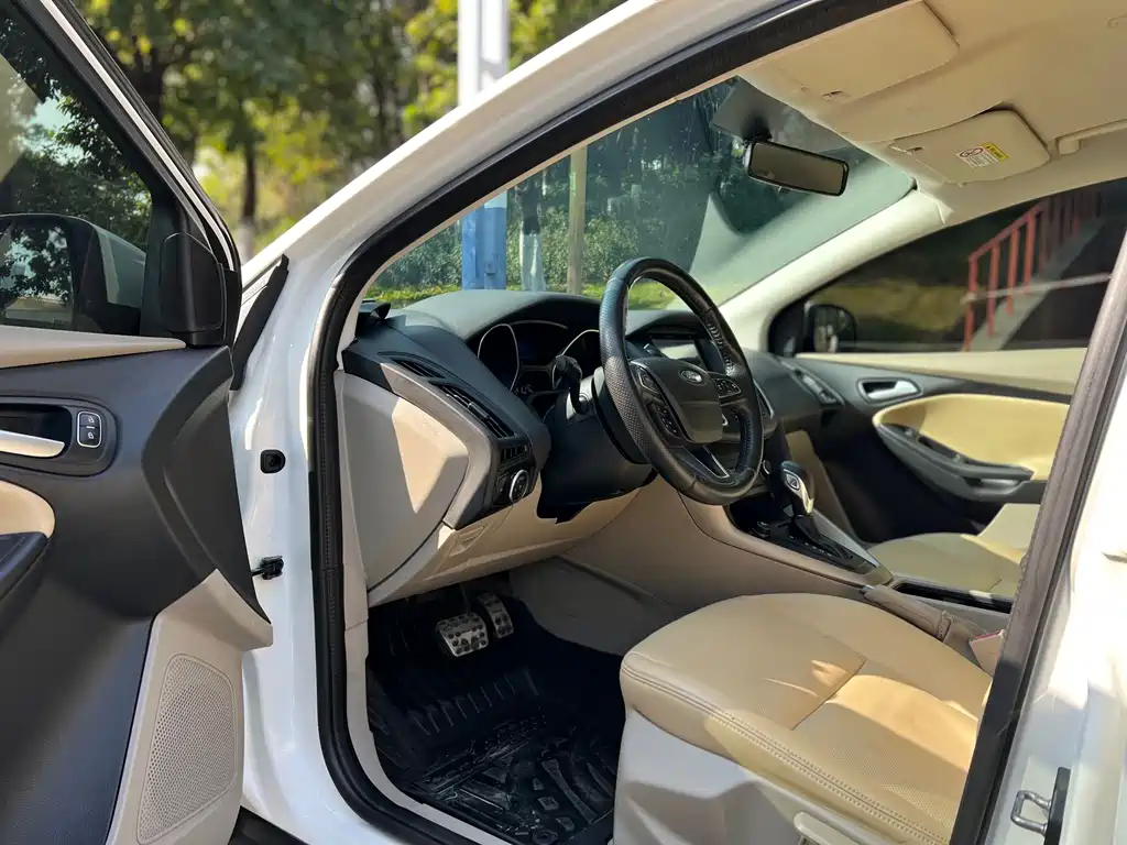 Ford Focus — миниатюра 10
