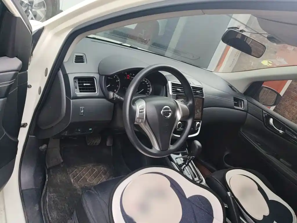 Nissan Tiida — миниатюра 3