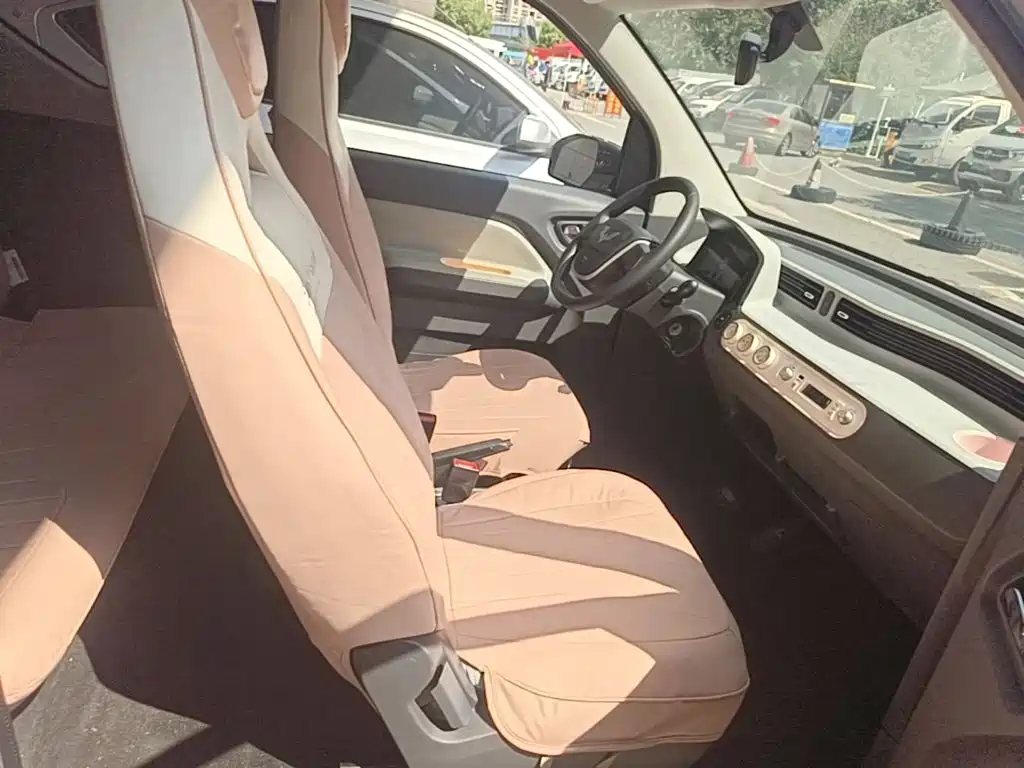 Wuling MINIEV — миниатюра 25