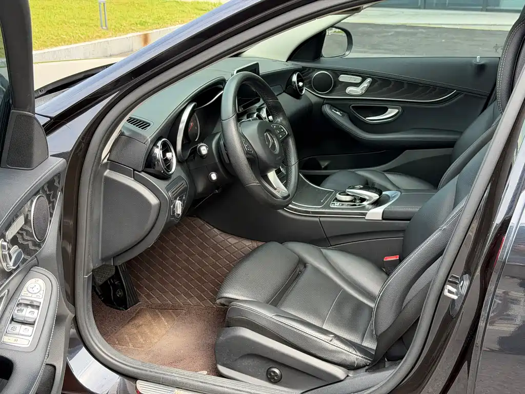 Mercedes-Benz C-Class — миниатюра 8