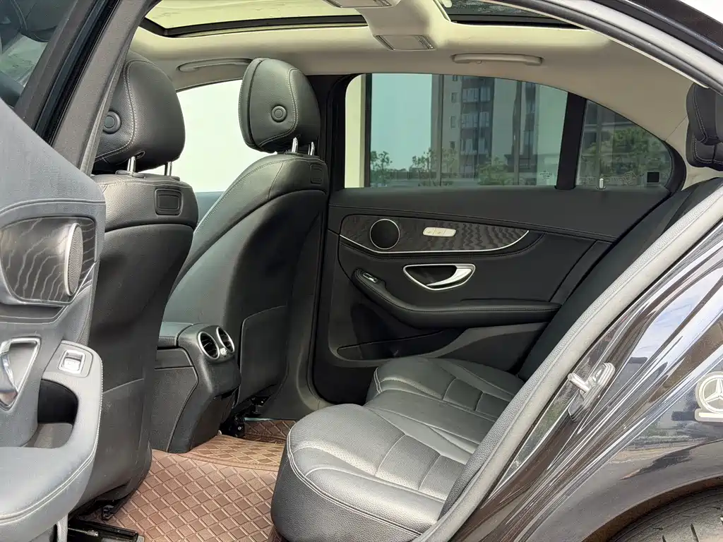 Mercedes-Benz C-Class — миниатюра 10