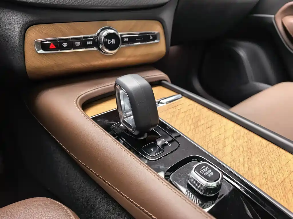 Volvo XC90 — миниатюра 11