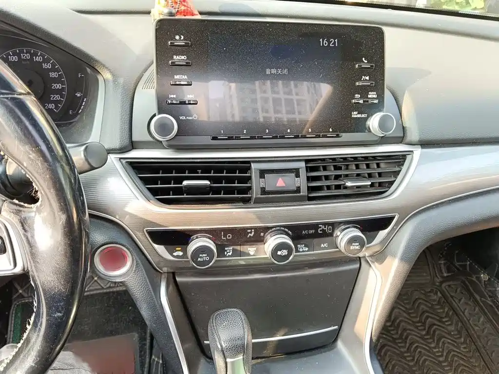 Honda Accord — миниатюра 6