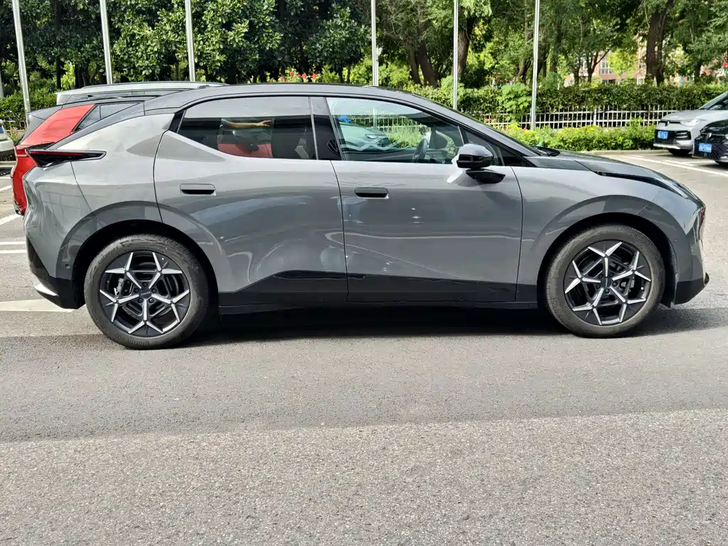 Lynk & Co Z20 — миниатюра 8