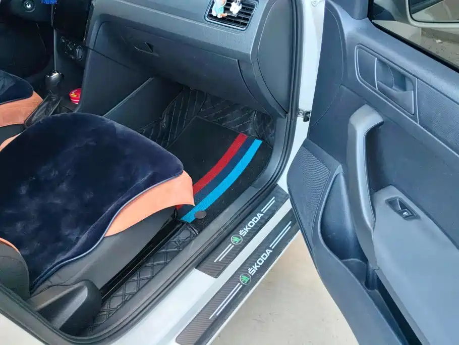 Skoda Rapid Spaceback — миниатюра 8