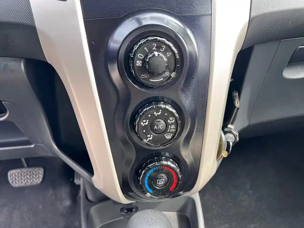 Toyota Yaris — миниатюра 16