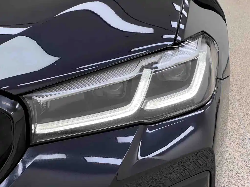 BMW 5 Series — миниатюра 5