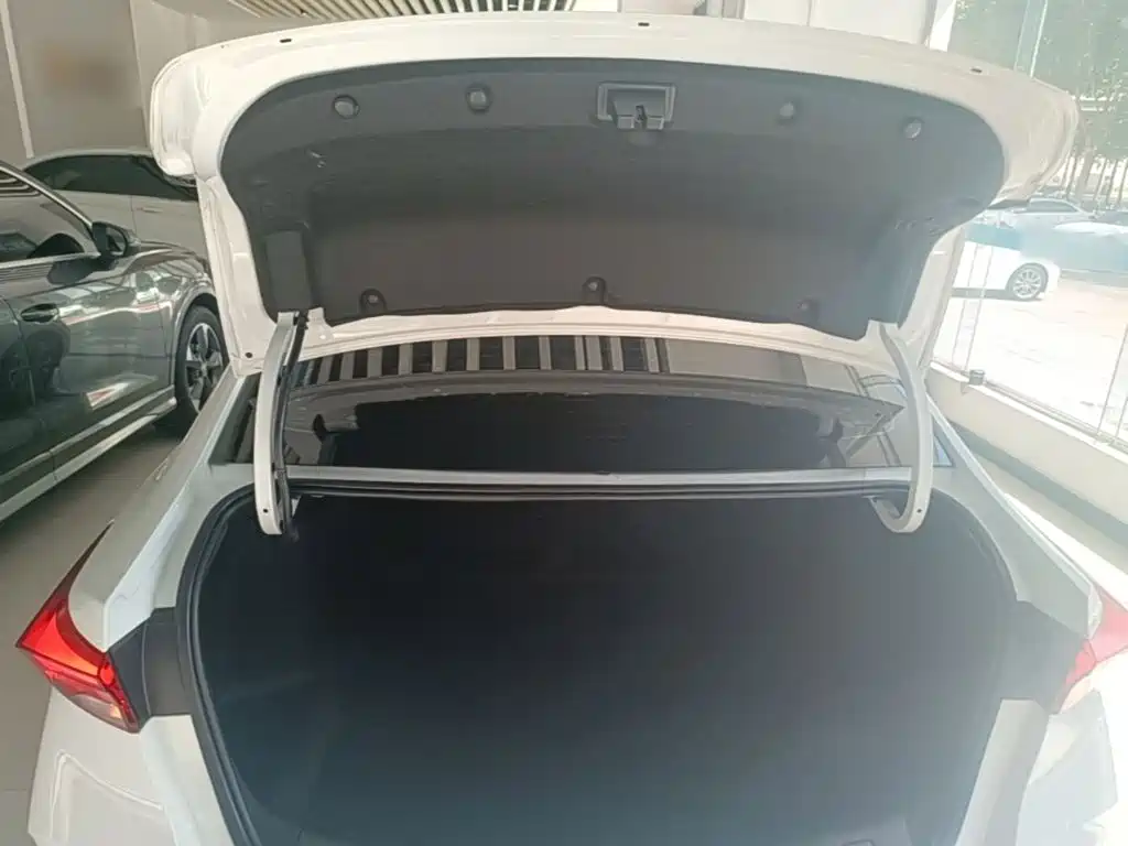 Buick Verano — миниатюра 19
