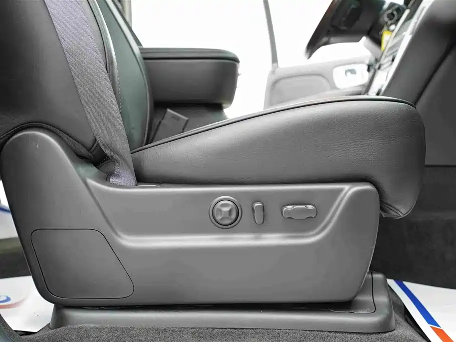 Cadillac Escalade 6.2L ESV Platinum Edition Extended Type, фото 20