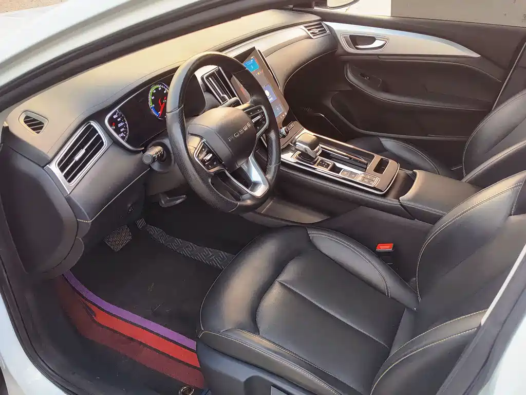 Roewe i6 MAX New Energy — миниатюра 7