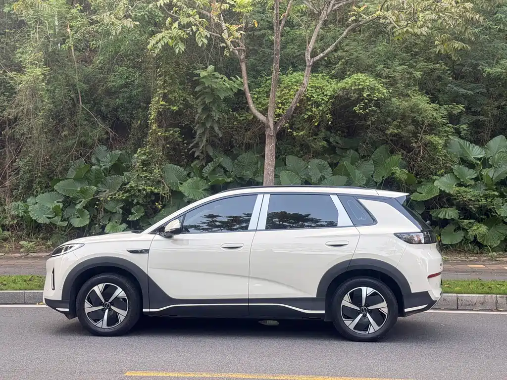 BYD Sealion 05 EV — миниатюра 13