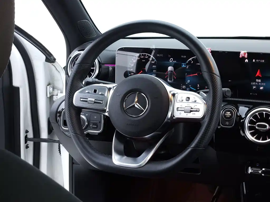 Mercedes-Benz A-Class — миниатюра 10
