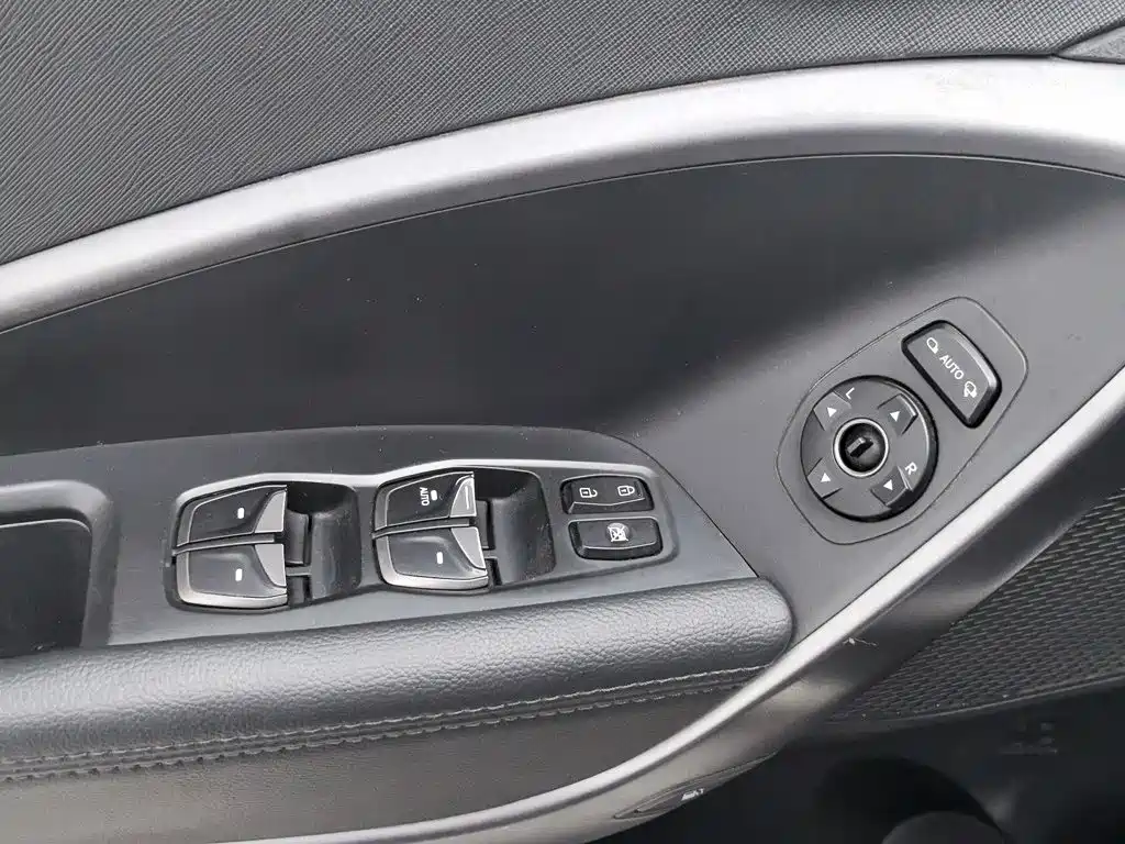 Hyundai Santa Fe — миниатюра 9