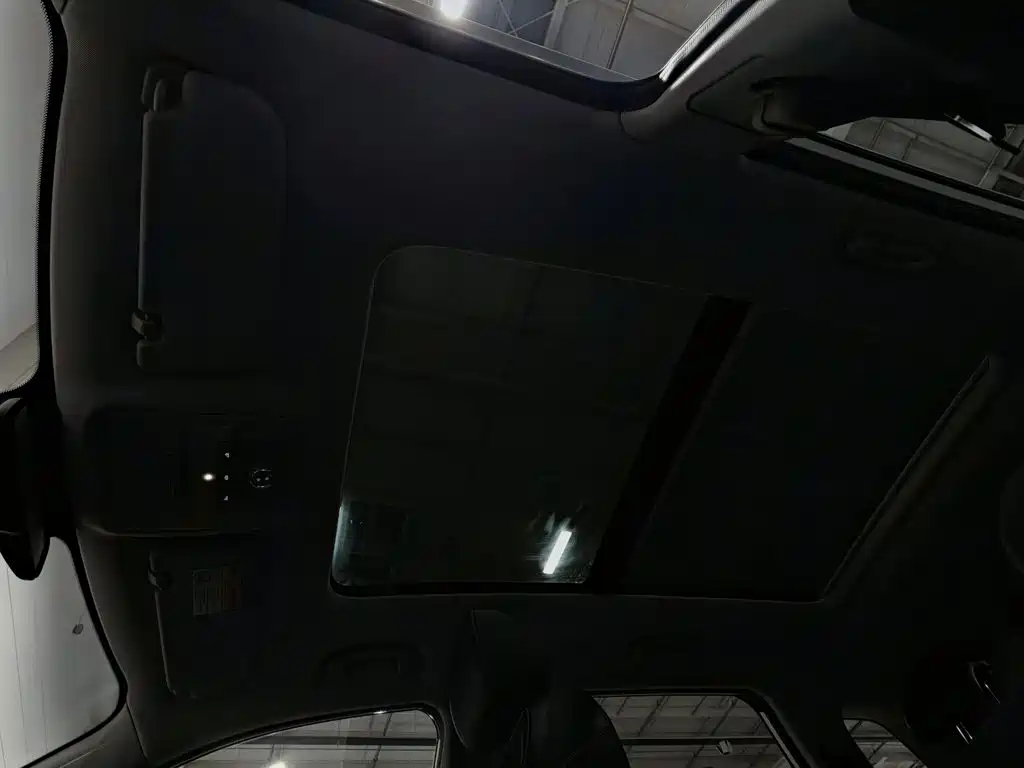 Roewe RX5 New Energy — миниатюра 14