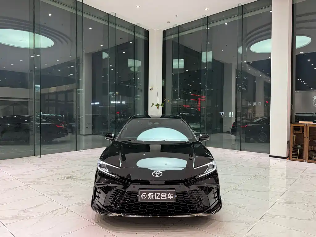 Toyota Camry 2024 2.0HXS Sport Plus