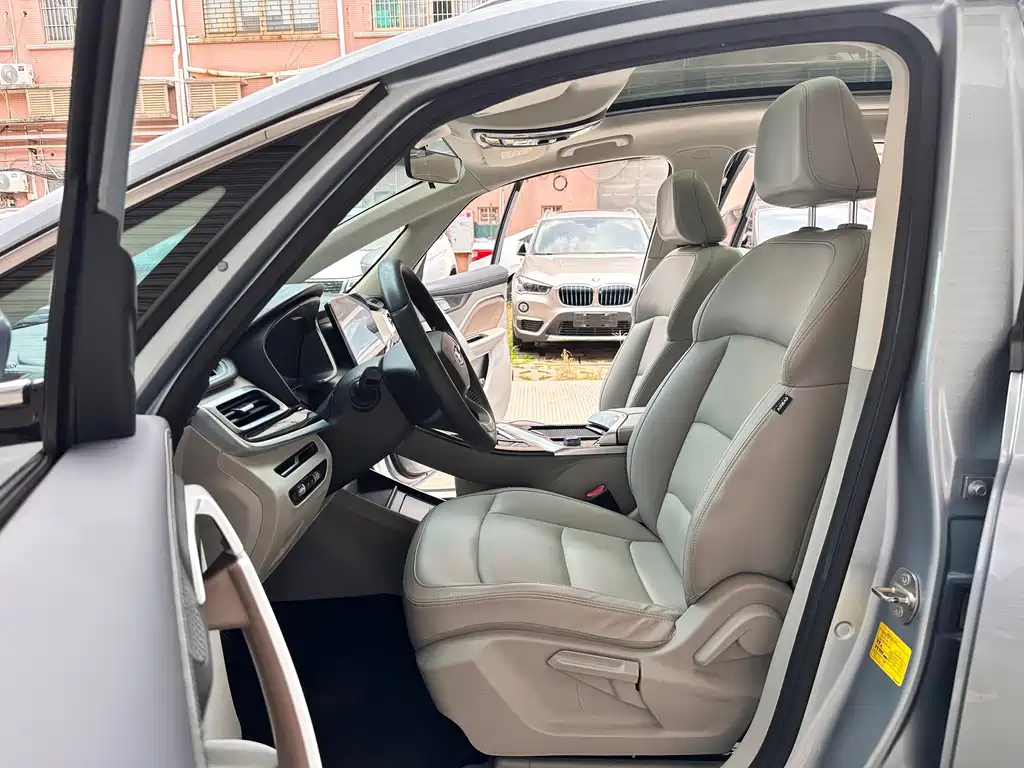 Geely Jia Ji New Energy — миниатюра 8