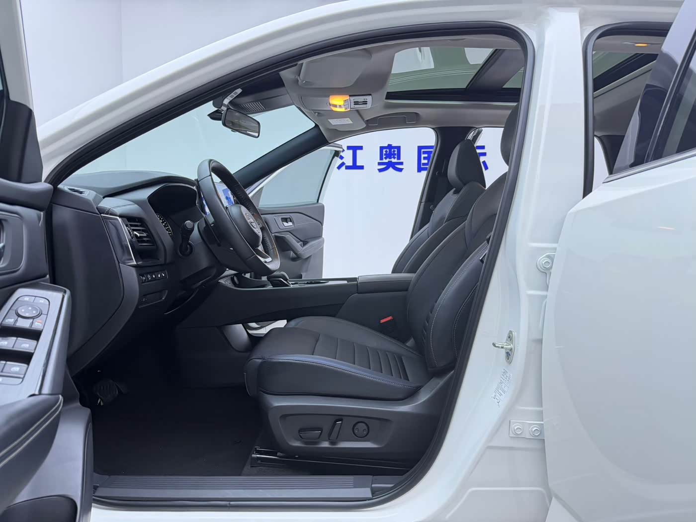 Nissan Qashqai 1.3 л 2023 г. Белый, пробег 41000 км