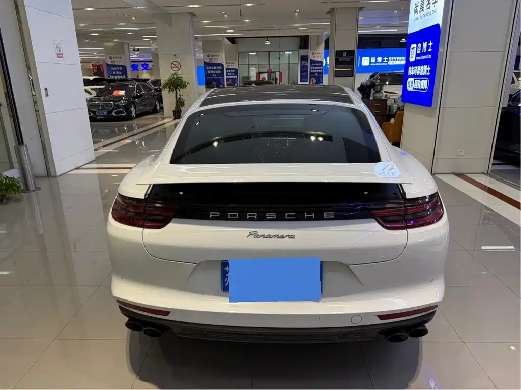 PORSCHE PANAMERA