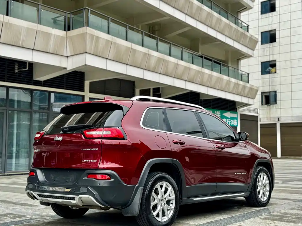 Jeep Cherokee — миниатюра 8