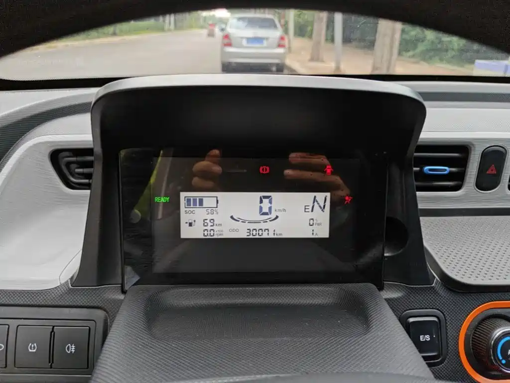 Wuling MINIEV — миниатюра 12