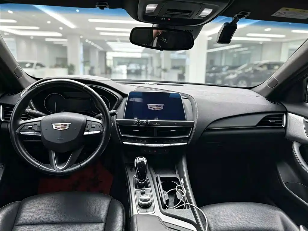 Cadillac CT5 — миниатюра 5
