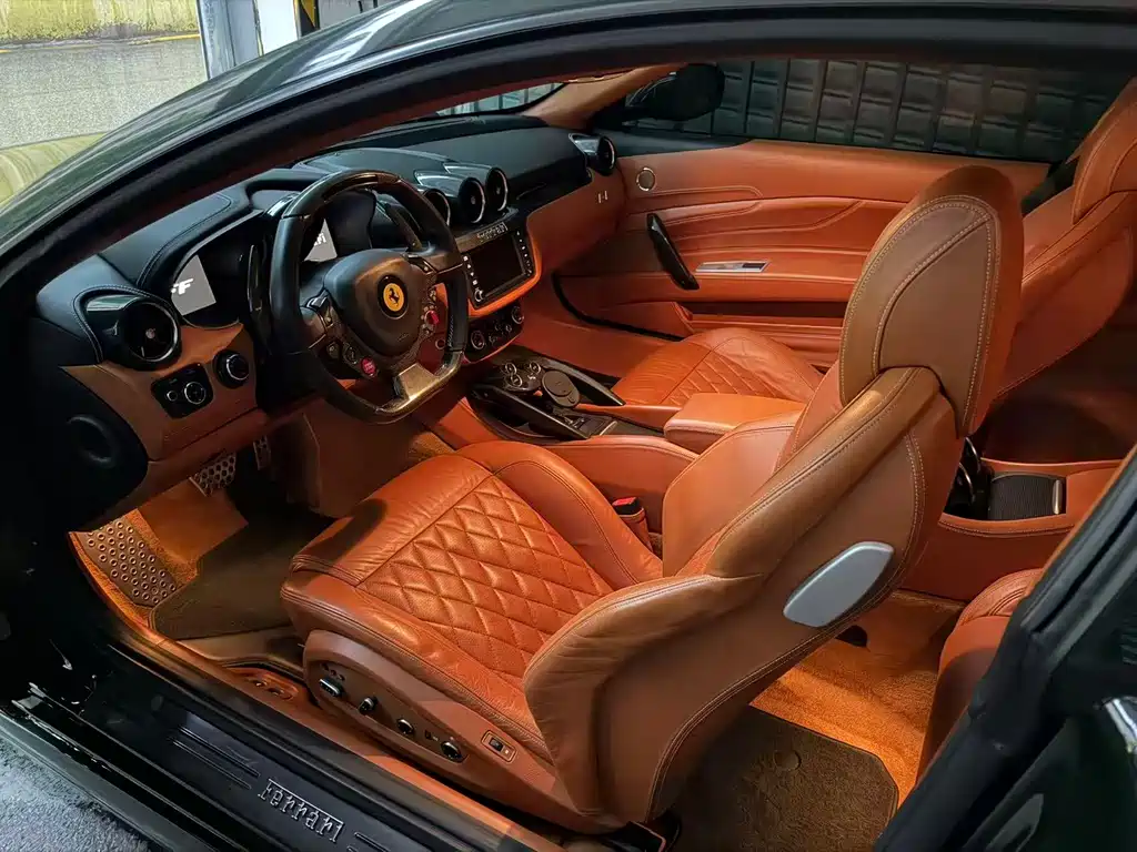 Ferrari FF — миниатюра 5