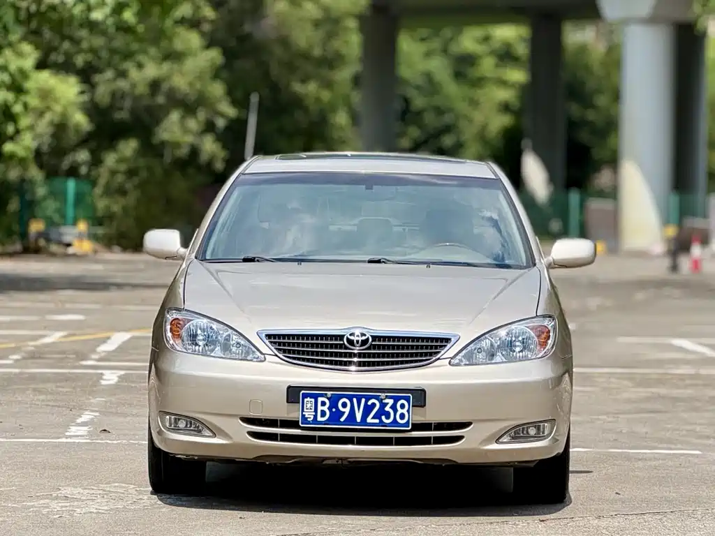 Toyota Camry — миниатюра 2
