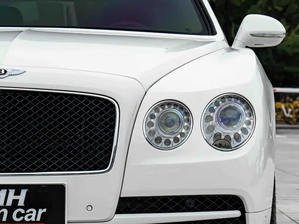 Bentley Flying Spur — миниатюра 3
