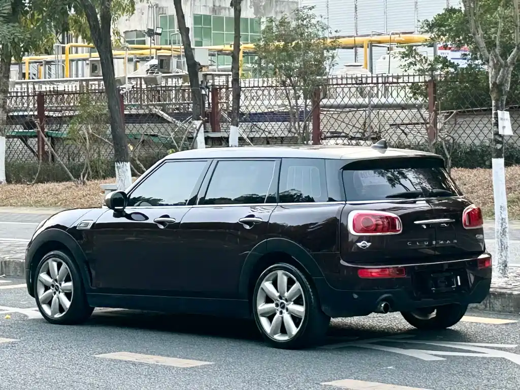 MINI CLUBMAN