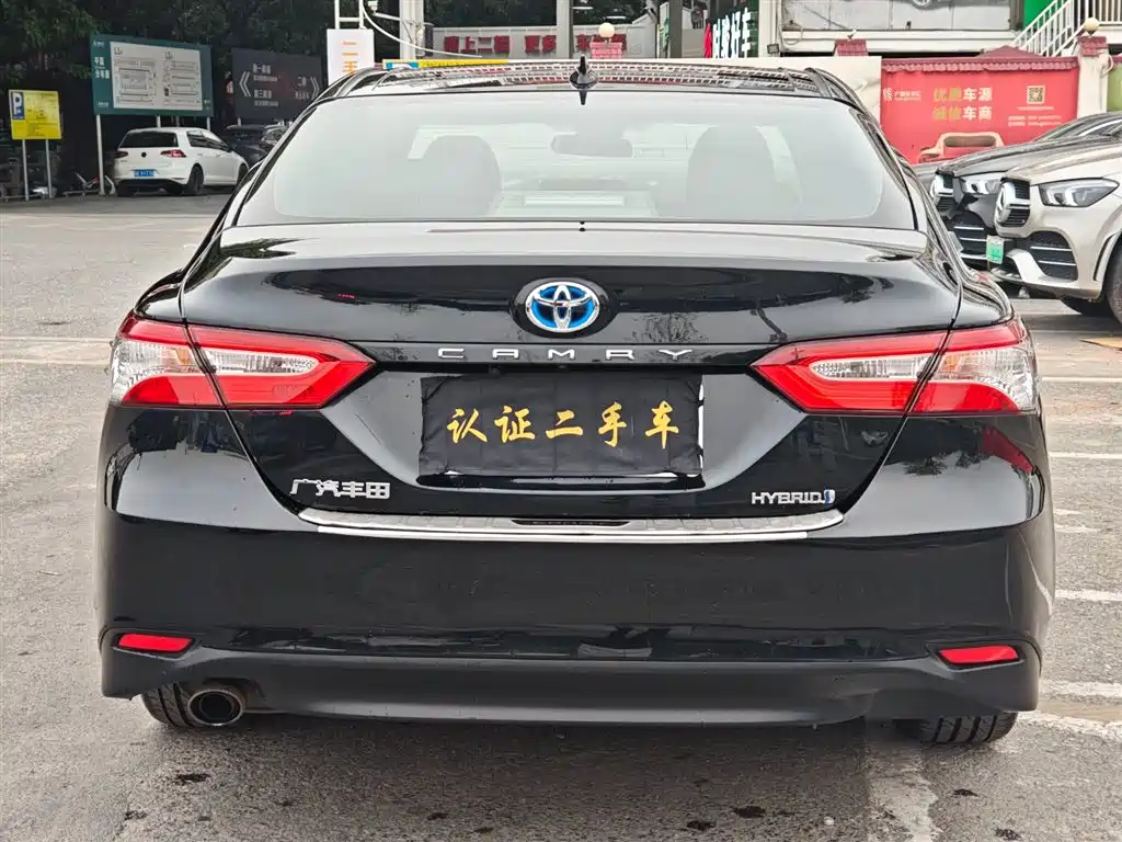 TOYOTA CAMRY