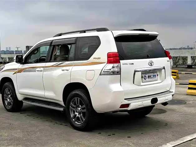 Toyota Land Cruiser Prado 2010 4.0L AT VX NAVI