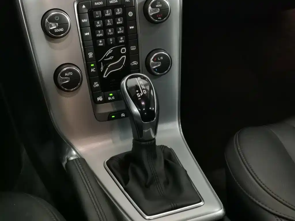 Volvo V40 — миниатюра 13