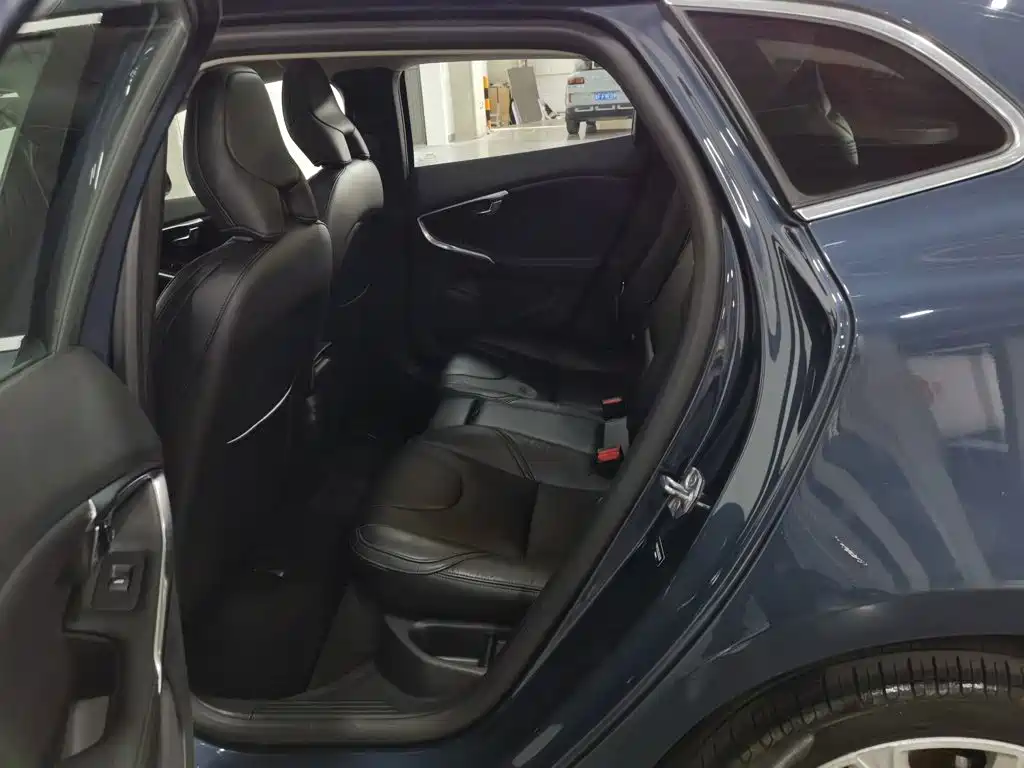 Volvo V40 — миниатюра 15